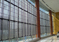 Centrum handlowe Fashion Full Color P3.91-7.82 Przezroczysta szklana ściana osłonowa LED z jasnym i wyraźnym efektem