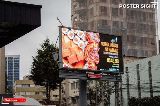 Montowana na kolumnie ściana wideo LED P10 HD 960X960MM Żelazna szafka Zewnętrzny wyświetlacz LED