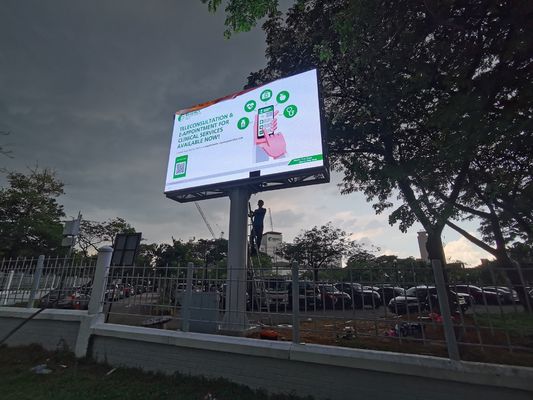 Zewnętrzny pełny p10 7000 jasność Kolorowy wyświetlacz LED z szeroką odległością widzenia