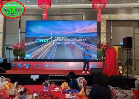 P3.91mm Wnętrzny pełnokolorowy wypożyczalny wyświetlacz LED 3000: 1 kontrast ściany wideo