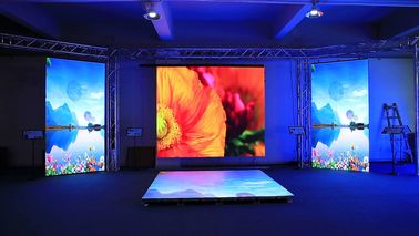 Wysokiej rozdzielczości P4.81 Full Color Led Dance Floor Factor For Bar Event