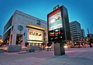 P4 Zewnętrzne reklamy komercyjne w pełnym kolorze LED billboardy dla centrów handlowych