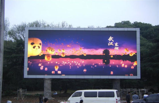 Dobra cena P8 Zewnętrzny wysokiej jasności pełnobarwny wyświetlacz LED 8mm Pixel Pitch IP65 wodoodporny w Internecie