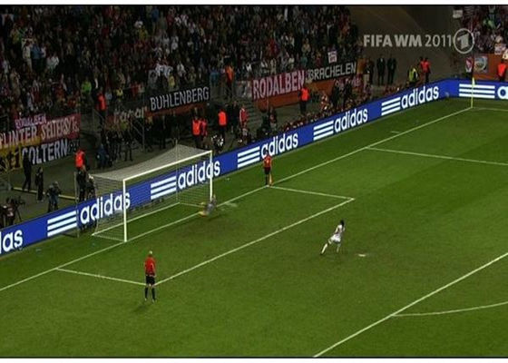 Stadion piłki nożnej LED Panele reklamowe P5 P10 Wysoka jasność HD Obwód 960*960mm Bilbord