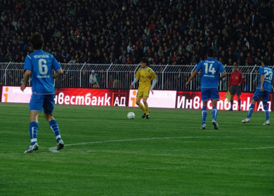 Stadion piłki nożnej LED Panele reklamowe P5 P10 Wysoka jasność HD Obwód 960*960mm Bilbord