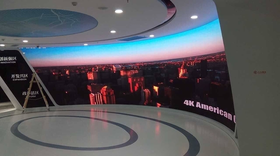 Epistar Wewnętrzny pełnokolorowy wyświetlacz reklamowy P5 LED Dy-Cast Aluminium Screen Video Wall, Jasność 2500 Nits