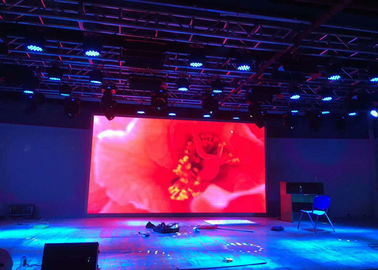HD P4 Wnętrze SMD Backstage Background Wynajem pełnobarwny Duży ekran LED Video Wall Display