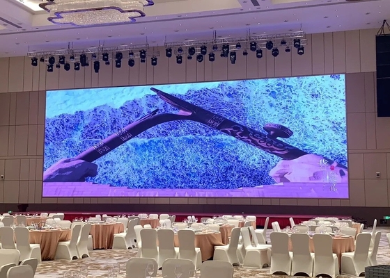 Full Color HD LED Billboard P4 DC5V Outdoor Stadium Komercyjna aplikacja startowa