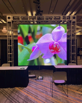 Wysokiej rozdzielczości p2 640x640mm LED ekran wyświetlania wnętrza LED panel w pełnym kolorze wnętrza LED billboard do sal konferencyjnych