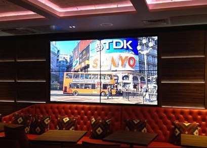 Wynajem/stała instalacja ekranów aluminiowych z odlewem do wykupu Reklama wideo w pomieszczeniach P2.5mm LED Screen Board 1/16 Skaner 3 lata gwarancja