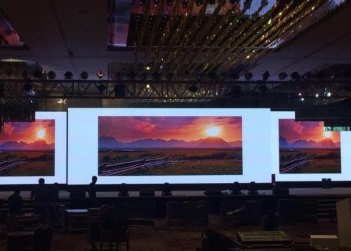 Wyrzutniczy ekran aluminiowy stała instalacja / wynajem dostosowalna sala konferencyjna Ultra HD P2.5 Mały rozmiar wnętrza pełnokolorowy wyświetlacz LED