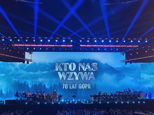 Aluminiowy elastyczny SMD 960x960mm RGB w pełnym kolorze NOVA System P5 LED Display