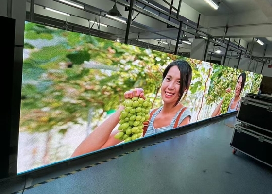 Duży elastyczny wypożyczalny ekran bez wyświetlacza 1/32 Scan HD 1R1G1B P2.5mm LED Screen Board