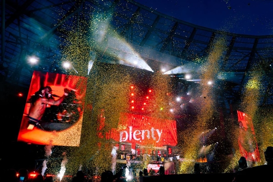 Zewnętrzny wodoodporny ekran aluminiowy 320*160mm P10 Stadium LED Screen Commercial