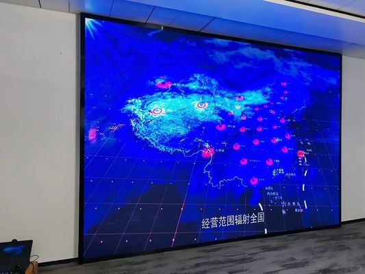 Przenośny, ultracienki wewnętrzny wyświetlacz LED P3.91 typu Poster z rozkładanym stojakiem COB