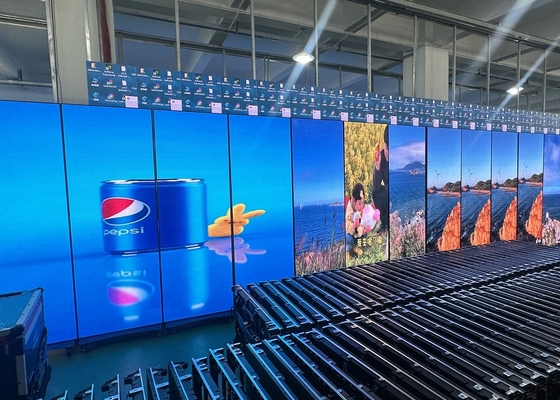 Wodaodporny zewnętrzny wyświetlacz plakatu LED P3.91 P4.81 Jasność 6000 Nits 65410 kropek/m2