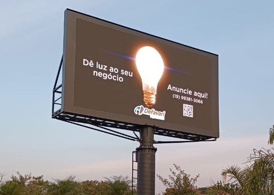 Wynajem pełnobarwny wywieszony wyświetlacz LED P8 zewnętrzny wodoodporny IP65 DC5V 32 * 16 rozdzielczość