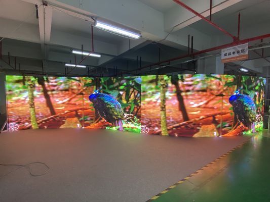Dobra cena Ultracienkie P4 RGB LED wypożyczalny ekran pełnobarwny wodoodporny ekran LED 42500 kropek/m2 w Internecie