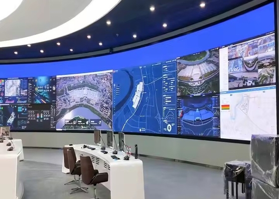P2.5 kwadratowy zewnętrzny ekran LED o zakrzywionym wyświetleniu