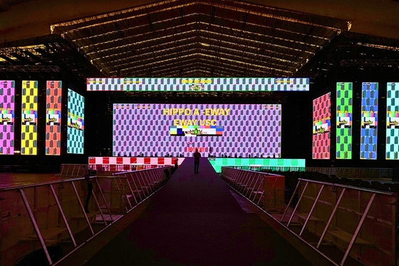 Wyrzutniczy ekran aluminiowy stała instalacja / wynajem dostosowalna sala konferencyjna Ultra HD P2.5 Mały rozmiar wnętrza pełnokolorowy wyświetlacz LED
