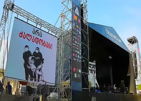 Wysokiej rozdzielczości wypożyczalny ekran wideo LED P3.91 zewnętrzny RGB 1920HZ IP65 wodoodporny