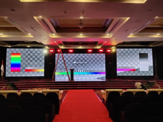 Wykładany aluminiowy ekran sceniczny HD LED ekran 2mm Pixel Pitch Wypływ wilgoci Materiał aluminiowy NOVA System