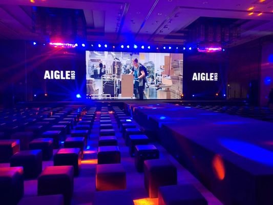 Dobra cena Wnętrze wysokiej rozdzielczości P4 RGB LED Monitor Video Wall Do sal konferencyjnych, koncertów w Internecie
