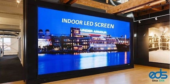 Niestandardowy wyświetlacz LED Mały wypożyczalnia P2.604 Wnętrze LED Scene Video Wall
