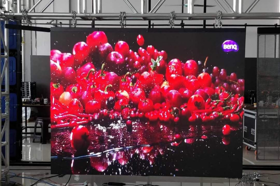 Centrum handlowe Moda w pełnym kolorze P3.91-7.82 Przejrzysty ekran LED Szklane zasłony ścienne