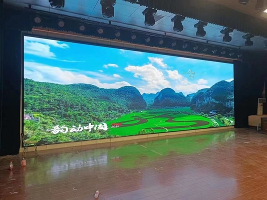 Wypożyczalnia i instalacja Skrzywiony ekran Ultra-Clear High Refresh Rate 400x300mm LED Box Display, Three-In-One Full Color