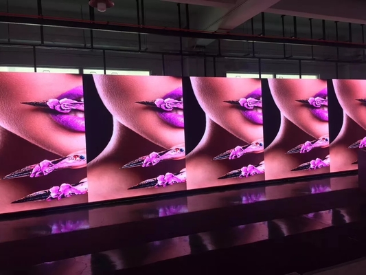 P5 Standard 640mmx640mm Full Color Indoor Hanging LED Display In Die-Cast Aluminium Cabinet