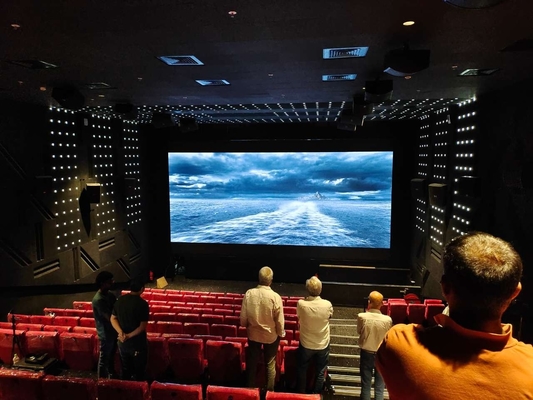 Wewnętrzny pełnokolorowy wyświetlacz LED P4 HD Skrzywiona ściana wideo 62500/m2 RGB 3 w 1 24 miesiące Zaprojektowany na zamówienie i konkurencyjny