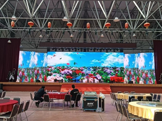 Mały rozmiar P2.5 Reklama zewnętrzna LED Billboard Wysoka jasność LED Wyświetlacz jedno- i dwukolorowy wysokiej rozdzielczości