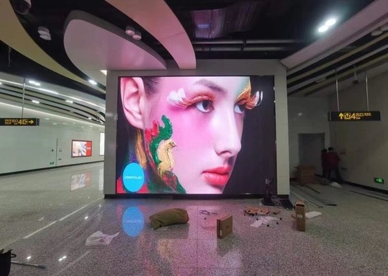 Plakat RGB LED Display 2,5 mm Pixel Pitch Wysoka częstotliwość odświeżania 1920HZ Wewnątrz