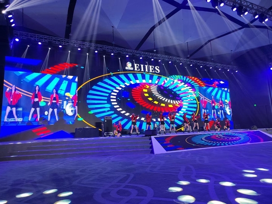 Ceny fabryczne Małe miejsce do wynajęcia P2.604 Scene Indoor HD LED Display Video Wall