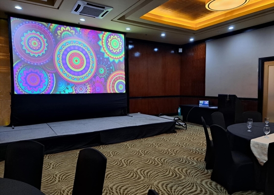 Wodoszczelne małe ultra HD LED billboard, P2 SMD LED Screen Billboard IP34 1/32 Skanowanie