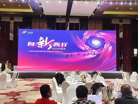 s Najlepszy kąt widzenia 2m-10m Digital Indoor LED Display Screen dla reklamy i wydarzeń w pomieszczeniach