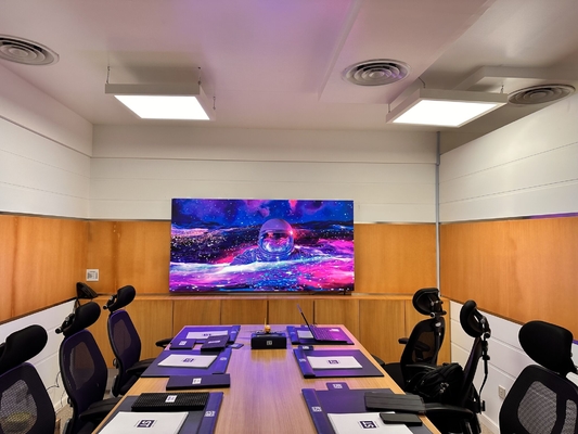 Instalacja ekranu LED bez mozaiki w pełnych kolorach
