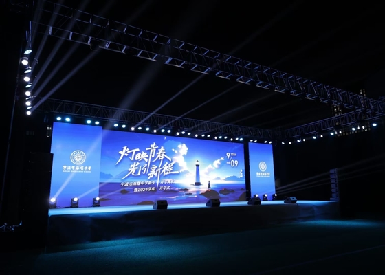 Duży ekran ścienny LED Display Elastyczny P4.81 Instalacja wewnętrzna