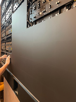 Cob Fine Pitch 4K P0.9 P1.25 P1.56 Wnętrze LED Video Wall Videotron Panel wyświetlacza ekranu