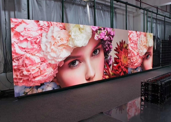 Indoor Die-Cast Aluminum/Exterior Rental Screen LED Display 1R1G1B P4 Module Size 256*128mm