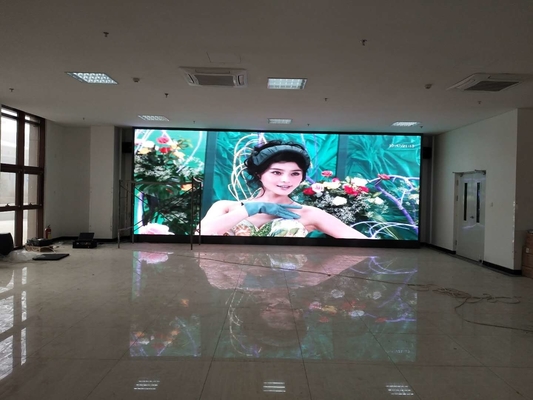 P4 Wnętrze Smd2121 LED Aluminiowy ekran RGB Stali 3 lata gwarancji