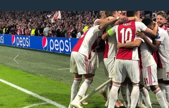 P2.5 Ekran LED w pełnym kolorze na zewnątrz HD Wynajem ekranu LED dla stadionów sportowych Trzyletnia gwarancja