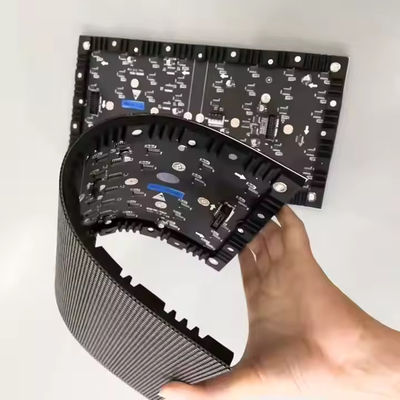 P4 Wykrzywiony ekran wideo LED Flexible LED Display Module Full Color