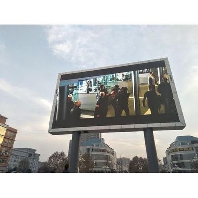 Dobra cena Poziom ochrony IP65 Tablice LED o jasności 7000nits i średnim zużyciu energii 860w/m2 w Internecie