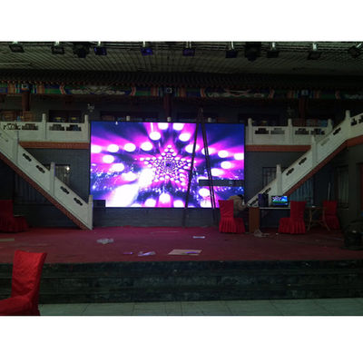 Wysokowydajny, pełnokolorowy wyświetlacz LED P2.5 do reklam z rozdzielczością modułu 64*64 piksele i minimalną odległością oglądania 3m