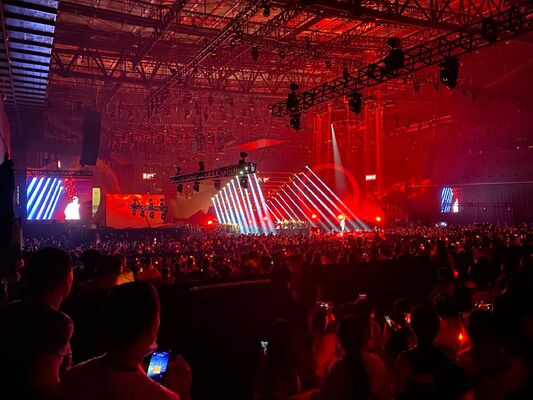 Ekrany LED z wielkością modułu 250 x 250 milimetrów i szybką instalacją odpowiednie do reklamy zewnętrznej i wydarzeń