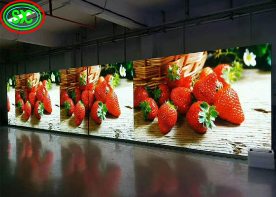 Ekran LED ultracienkiego etapu zewnętrzny P4.81 Ściana 8 poziomów Jasność regulowana