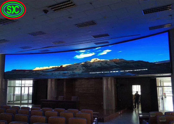 Dobra cena Giant Video Wyświetlacz LED RGB P2 P2.5 P3 P3.91 Szafa z zakrzywioną reklamą wewnętrzną w Internecie