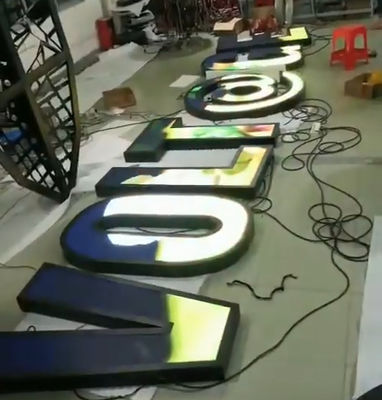 Dobra cena 2022 Nowy dostosowany wyświetlacz telewizora HD LED Ekran reklamowy w centrum handlowym LETTER w Internecie